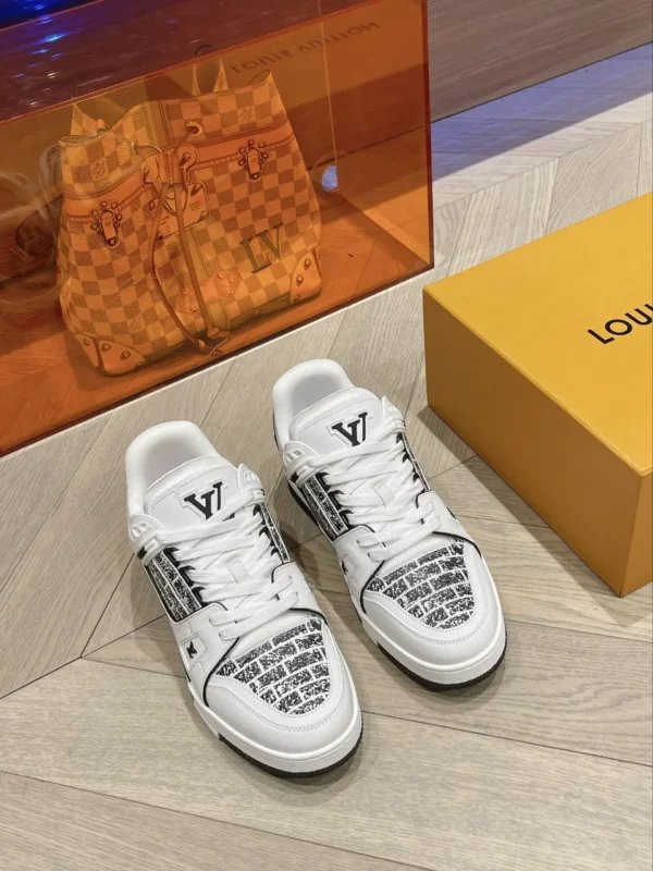 Louis Vuitton shoes - rep shoes