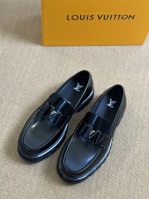 Louis Vuitton shoes - rep shoes