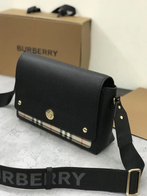 Burberry bag - rep bags