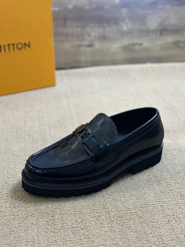 Louis Vuitton shoes - rep shoes