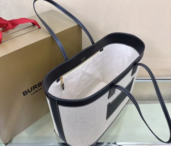 Burberry bag - rep bags