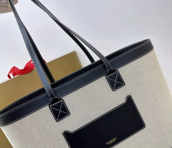 Burberry bag - rep bags